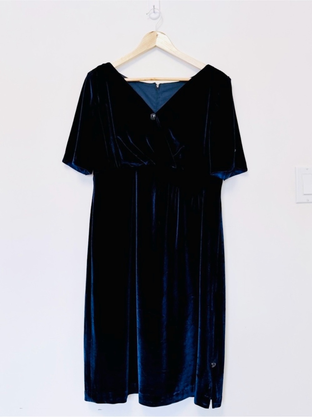 Gorgeous Vintage Royal Blue Velvet Midi Dress with Brown Woven Buttons 💫